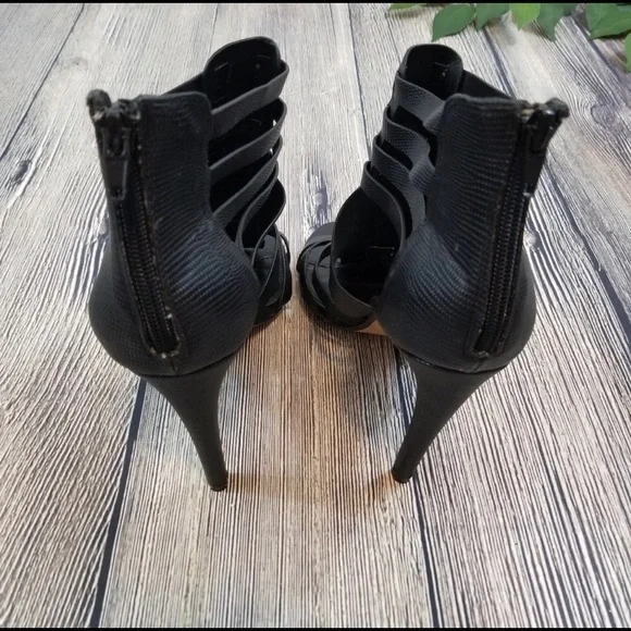 Steve Madden Madelia Strappy Gladiator Heels - Picture 5 of 7